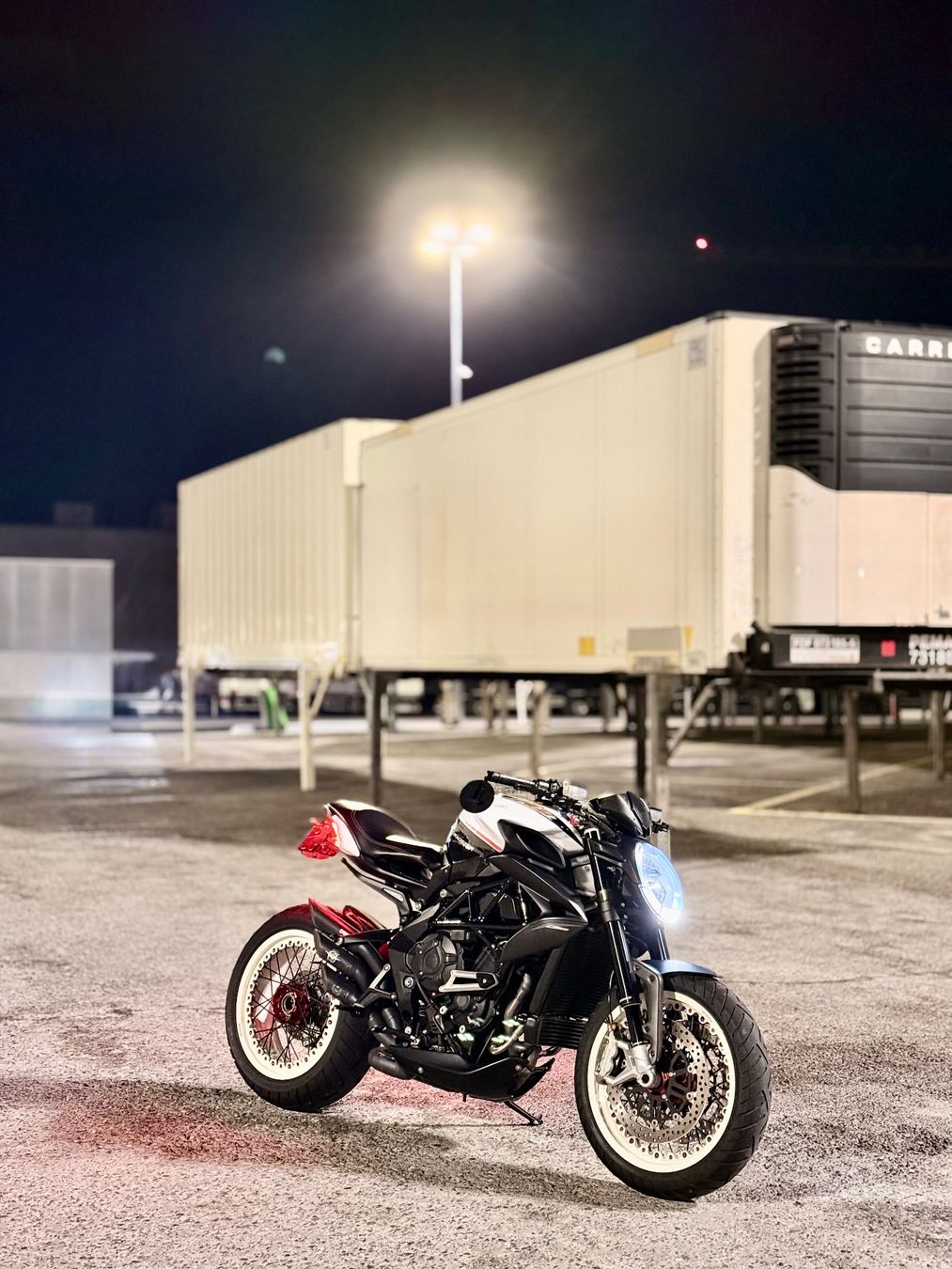 MV Agusta Strada: MV Agusta Dragster 800 RR – Usato da Wildegg venduto da phaenomen 6