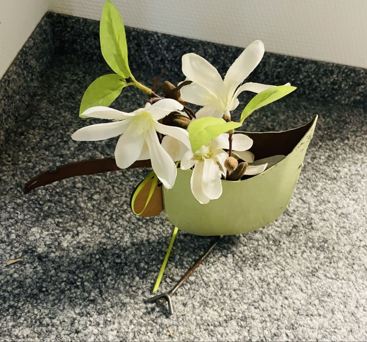 Tutte le decorazioni: Deko Vogel mit Blumen Topf leicht gebraucht – Nuovo (secondo la descrizione) da Au ZH venduto da Jaggy4 2