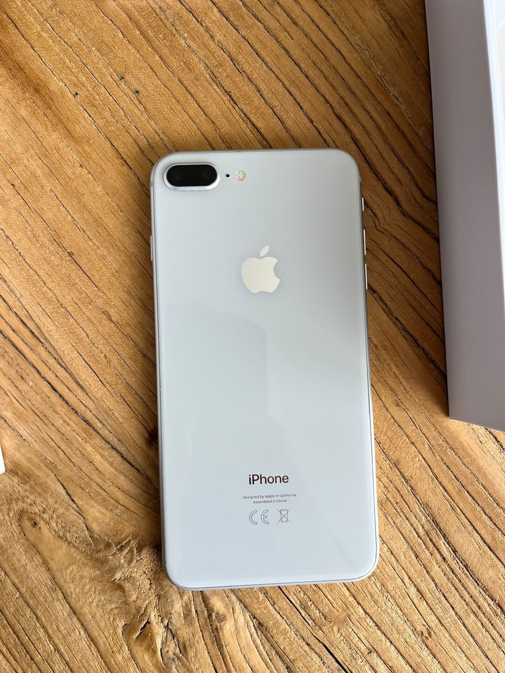 Apple Telefoni cellulari / Smartphones: Apple iPhone 8 Plus Smartphone weiss mit Verpackung – Usato da Bern venduto da Sonrisa89 2