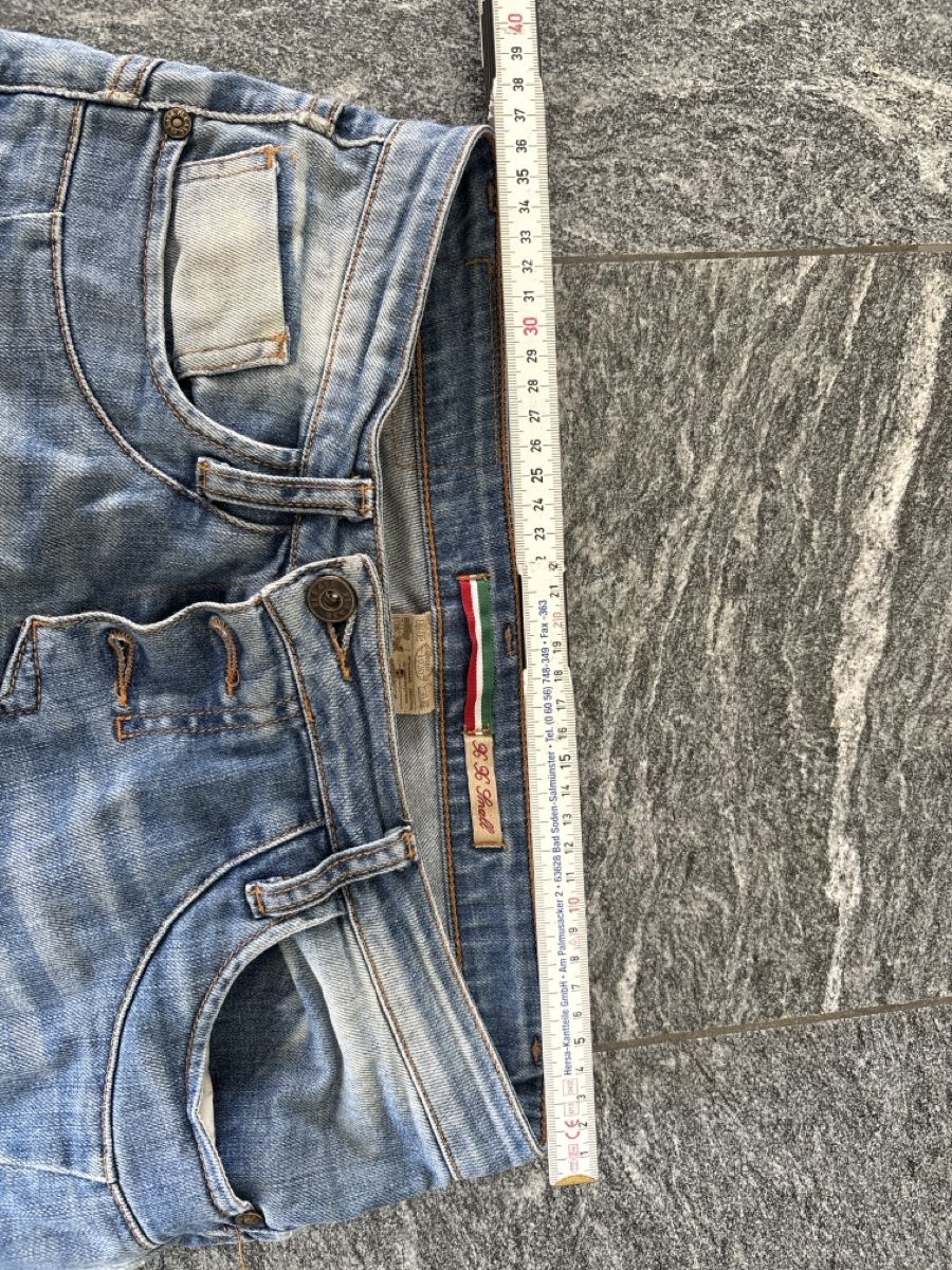 Jeans: Please Jeans – Gebraucht aus Lumino von Red53 3