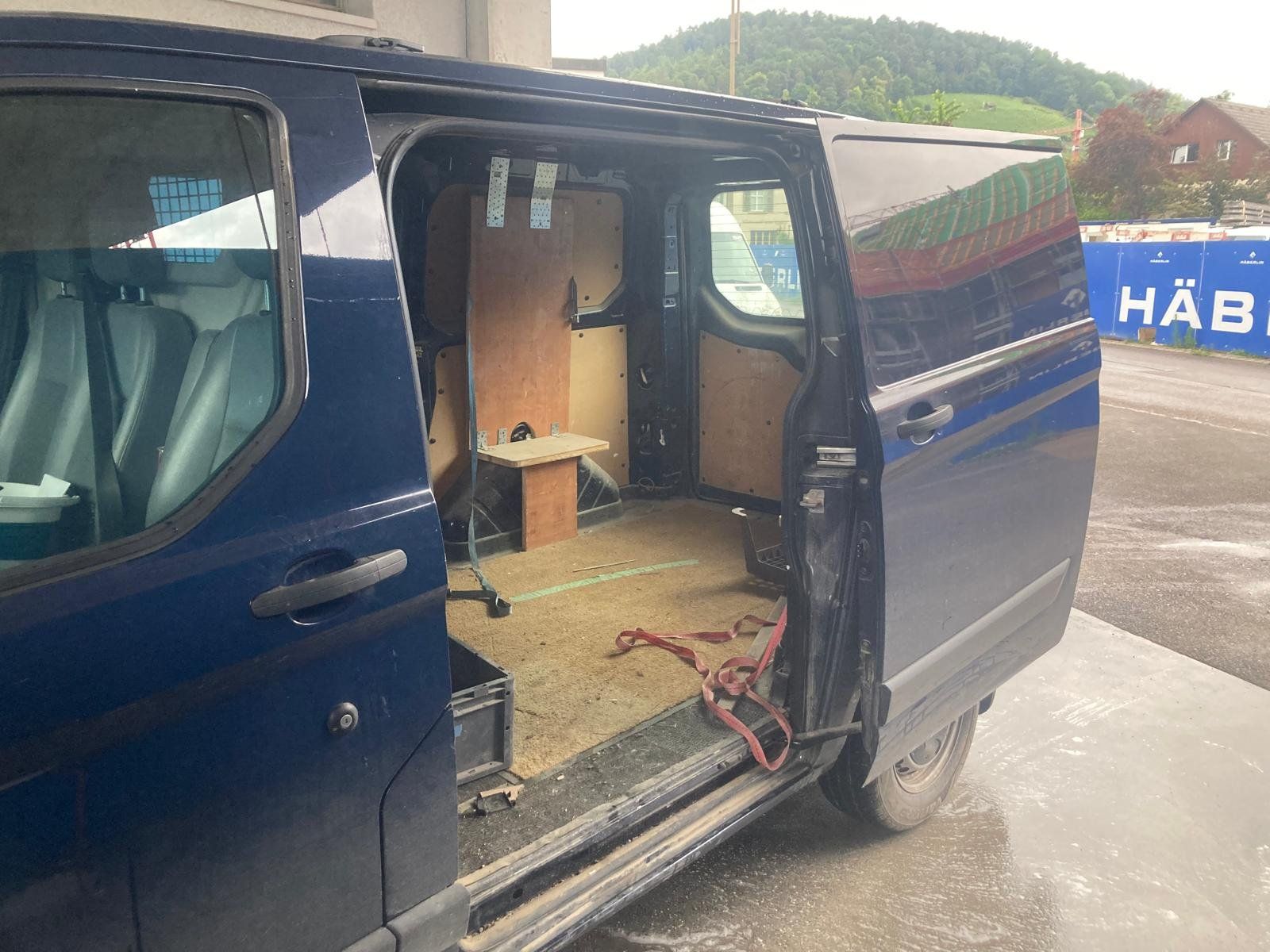 Ford Véhicules utilitaires: Ford Transit Custom 300L 2.2 TDCi – D'occasion à Wängi par Ladys_First 5