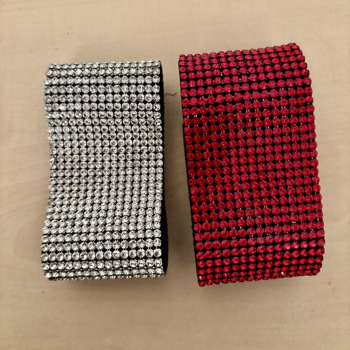 Altri gioielli: Sparkling Rhinestone Trim - Silver & Red – Usato da Bern venduto da kayali21 1