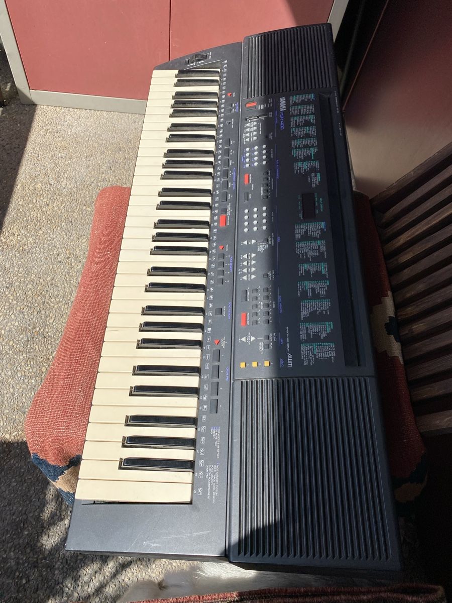 Yamaha Strumenti musicali: Keyboard Yamaha PSR 400 – Usato da Biel/Bienne venduto da gasse85