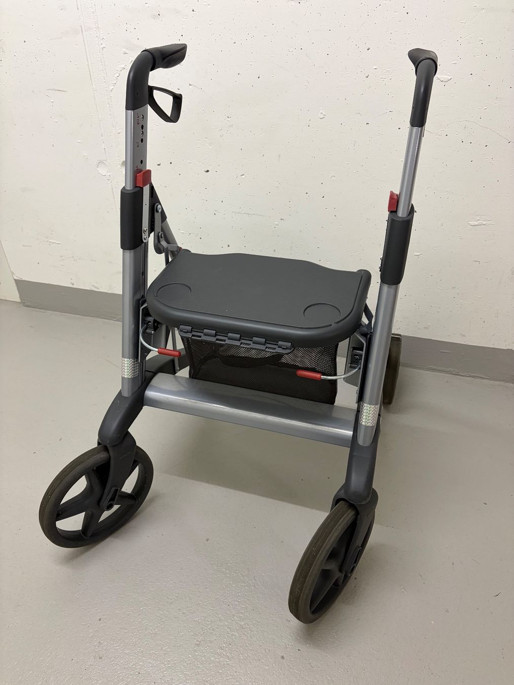 Gehhilfen: ROLLATOR Active Access -Testsieger Kassensturz NP 320- – Gebraucht aus Unterägeri von Sportster0 8