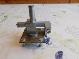 Fabrikhallenzubehör Massstab 1:50 kleine Maschine