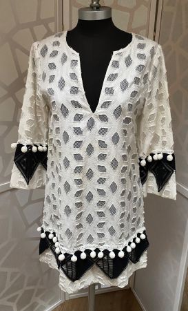 Beautiful VMT black & white summer dress. S