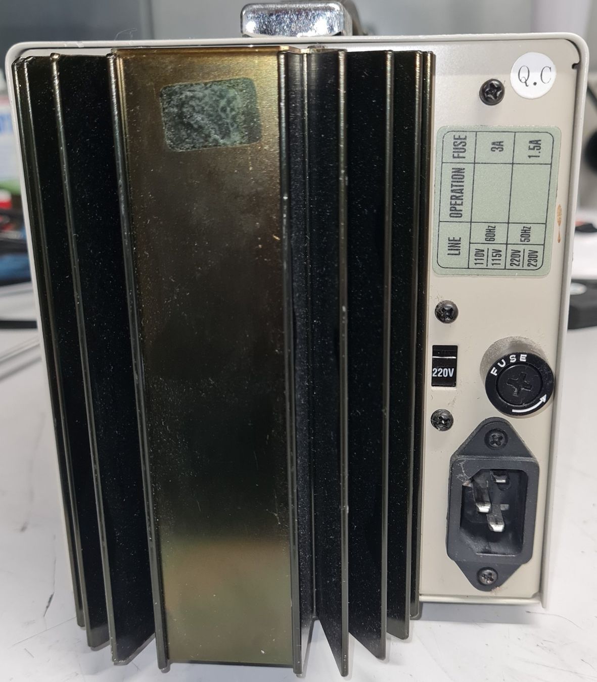 Elektrotechnik: Labornetzgerät DF1730SB3A, 0-30V, 0-3A – Gebraucht aus Horw von Arta20000 6