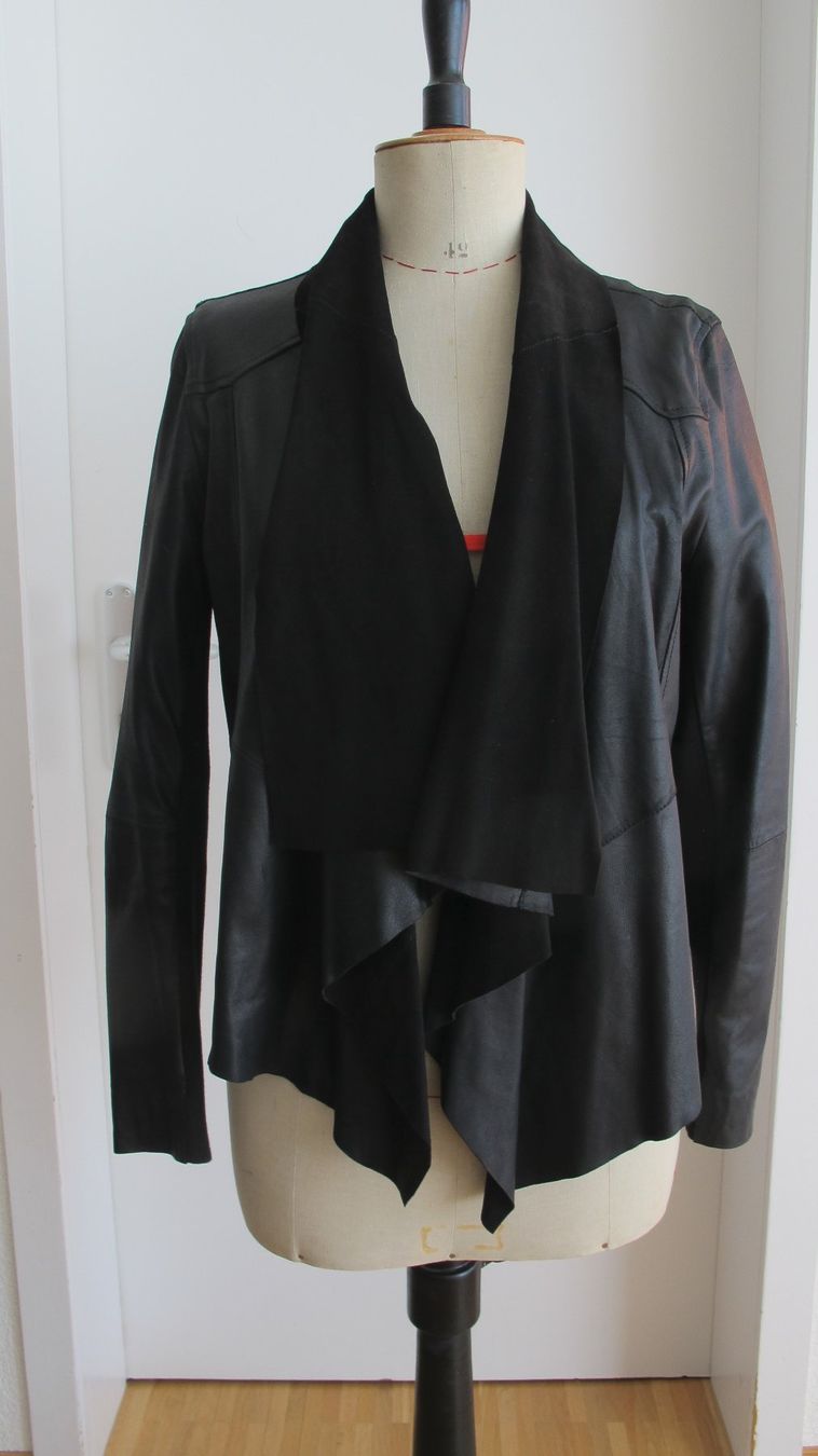 Giacche: Schwarze Lederjacke, neuwertig, Gr. 40 – Usato da St. Gallen venduto da Flint75