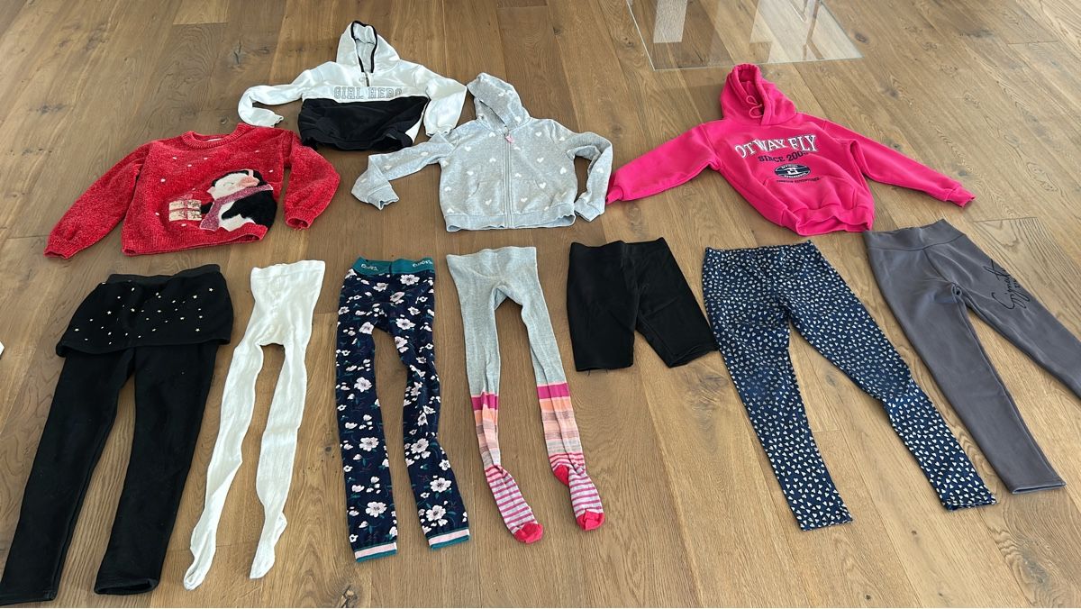 Lotti & Set di vestiti: Kleiderpaket Mädchen Grösse 134/140 – Usato da Fischbach- Göslikon venduto da Rommel