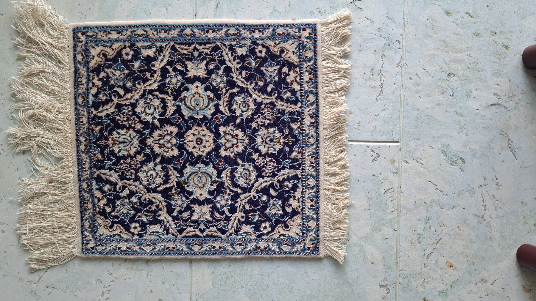 Nain Teppiche: Nain Orientteppich Rarität – Gebraucht aus Pfäffikon ZH von Valsangiaccomo