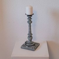 Kerzenständer aus gedrechseltem Regalteil