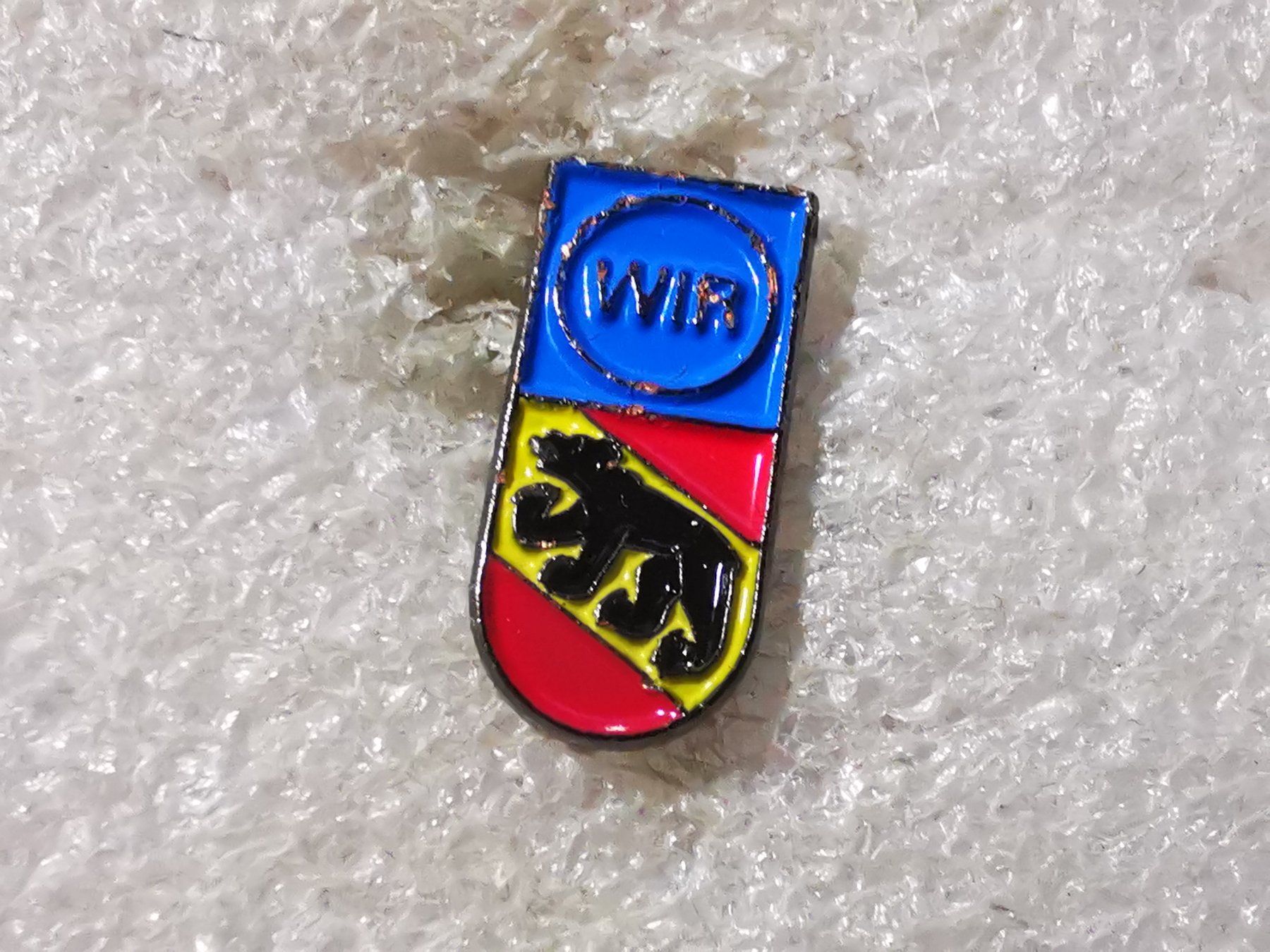 Placchette & Badge: Ansteckpin 129: WIR Bern – Usato da Oppligen venduto da Pin-Fall-Shop