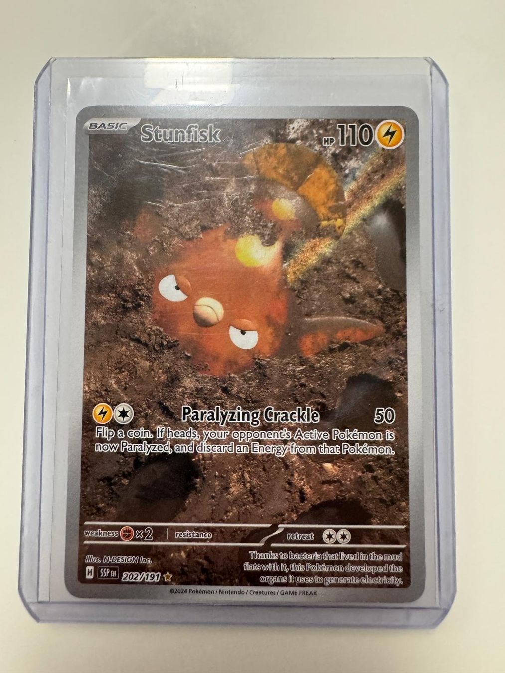 Pokémon Carte collezionabili: Stunfisk | Illustration Rare | SSP 202/191 | EN – Usato da Spreitenbach venduto da Snacky96