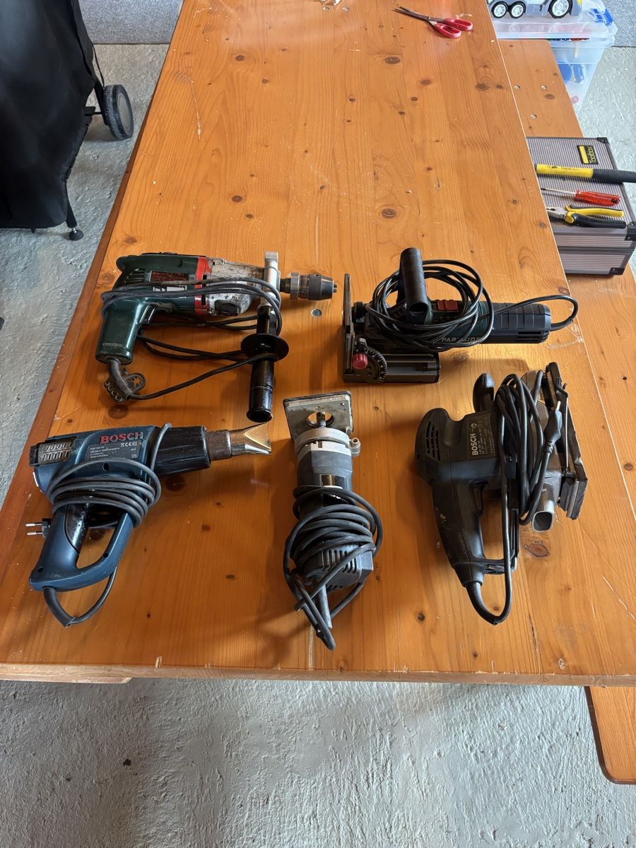 Alle Werkzeuge: Werkzeugset Elektrowerkzeuge Diverses – Gebraucht aus Ruswil von ced_m9rd