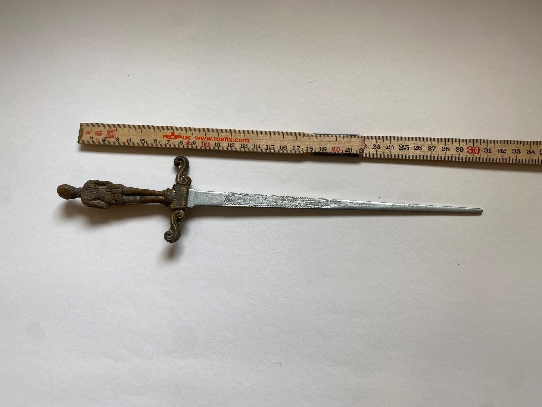 Autres fournitures de bureau: Brieföffner mit Ritter-Griff – D'occasion à Winterthur par Winterthurer123 2