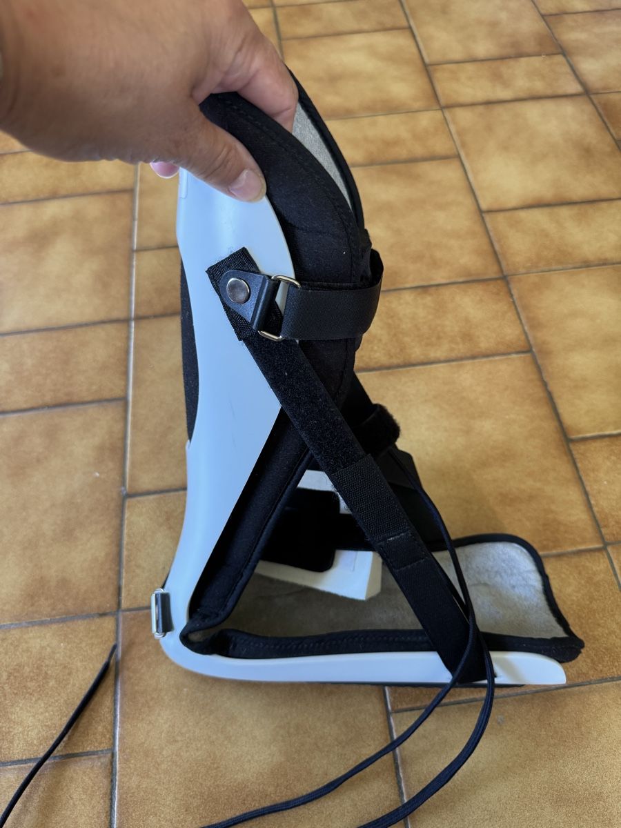 Appareils médicaux: Orthèse de marche Aircast XP, Taille Medium (MD) – D'occasion à Veyrier par kimedovapa 1