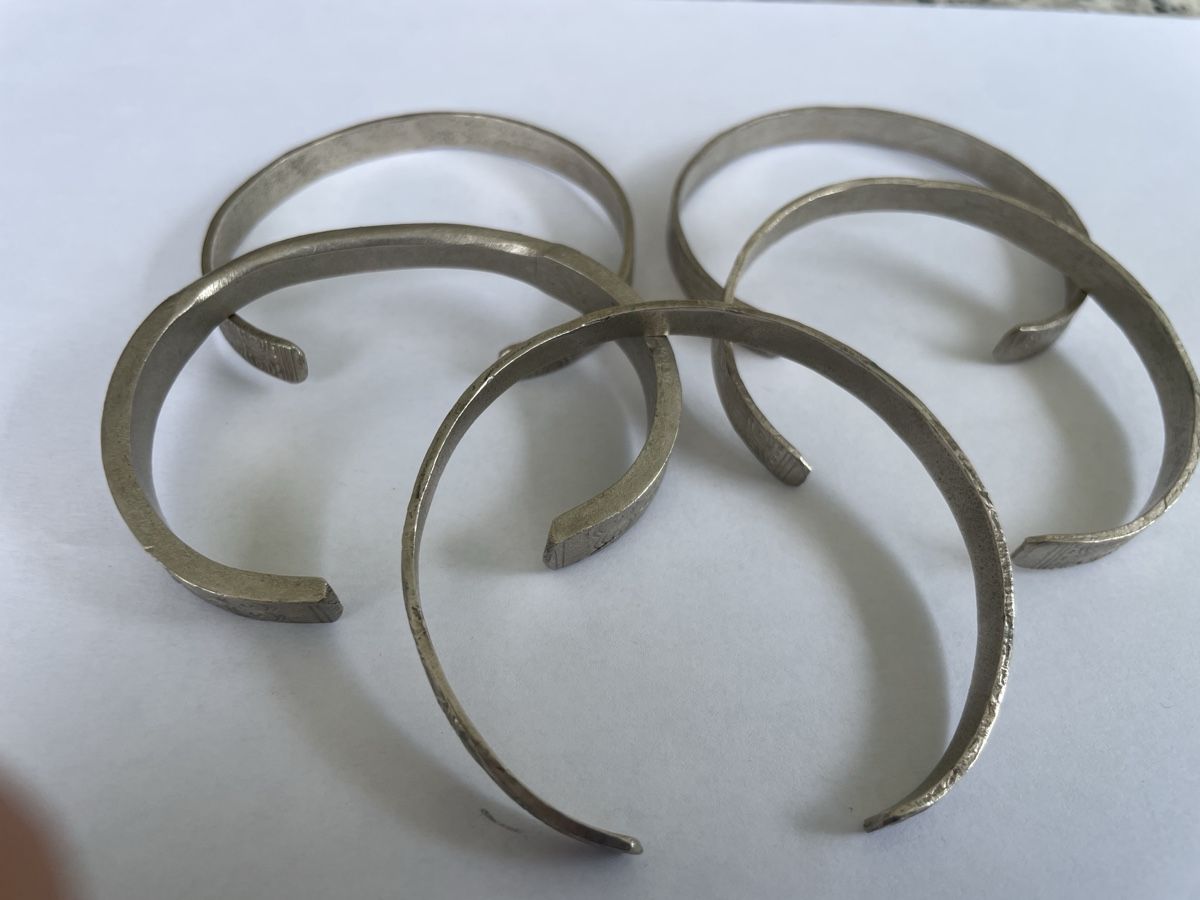 Armbänder & -reifen: 5 Silberarmreifen – Gebraucht aus Lengnau AG von sar_5sff