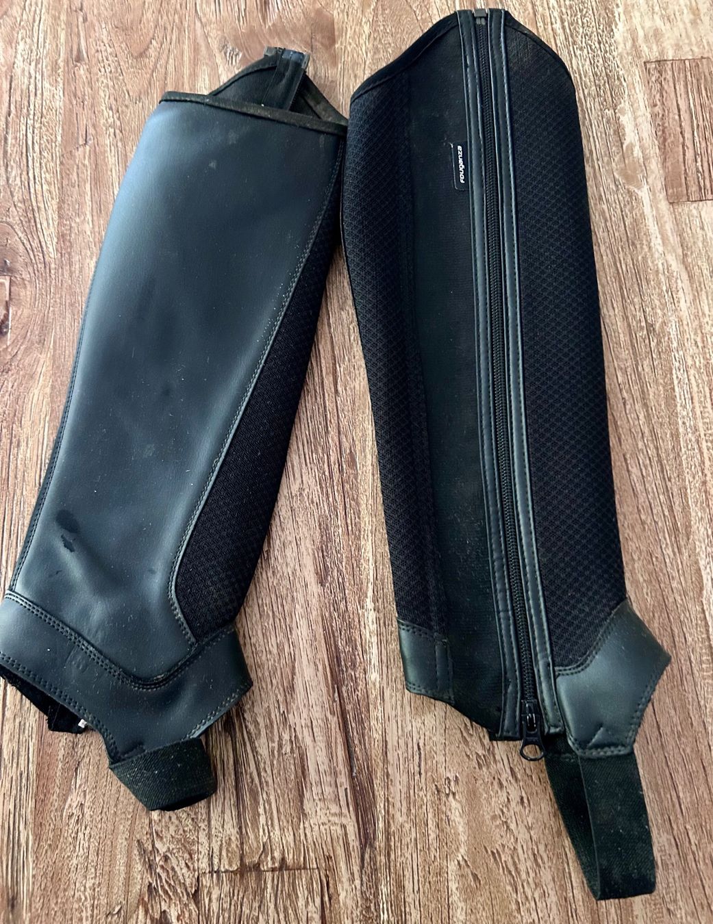 Jambières & Bandages: Chaps – D'occasion à Weggis par Duma2