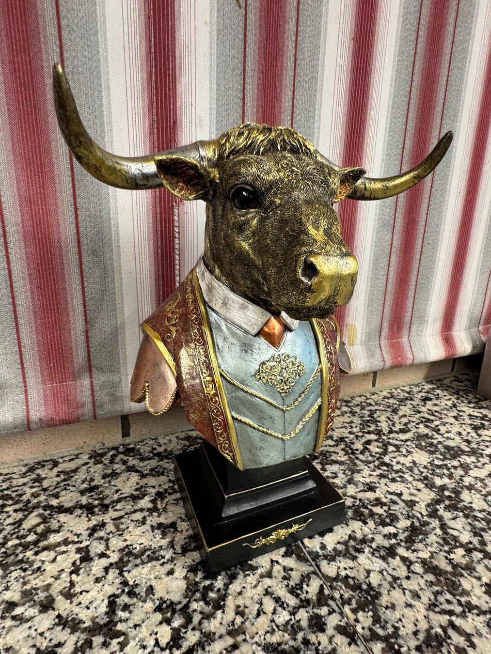 Toutes les décorations: Tolle  Stierkopf-Figur – D'occasion à Winterthur par sportdisco2