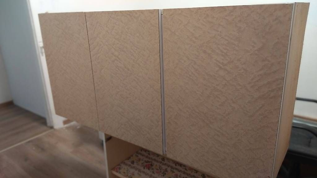 Armadi: Armadio pensile a tre ante  – Usato da Ponto Valentino venduto da Mercante33