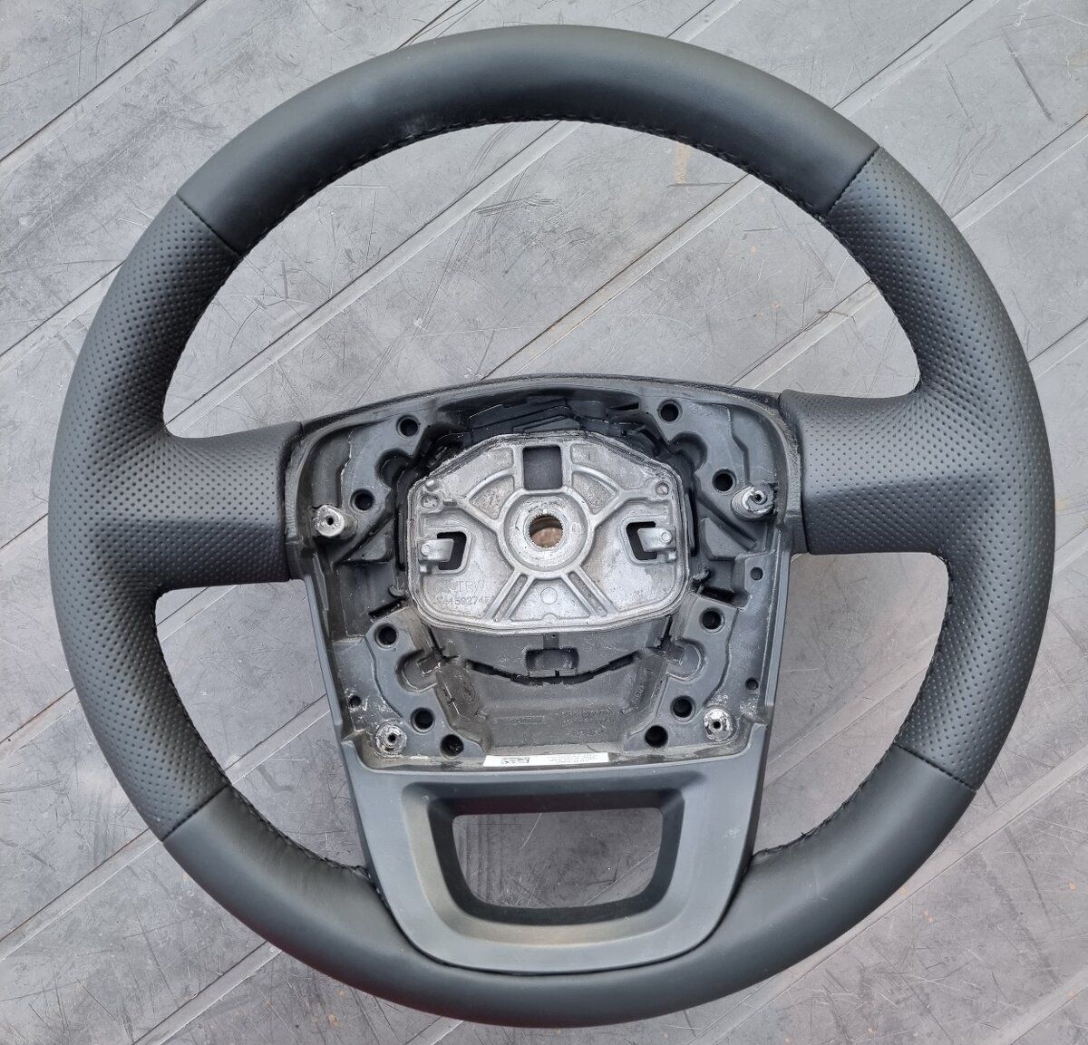 Iveco Tutti pezzi di ricambio auto: NEU Leder lenkrad IVECO Daily – Nuovo (secondo la descrizione) da Auw venduto da Neo_z2rq 3