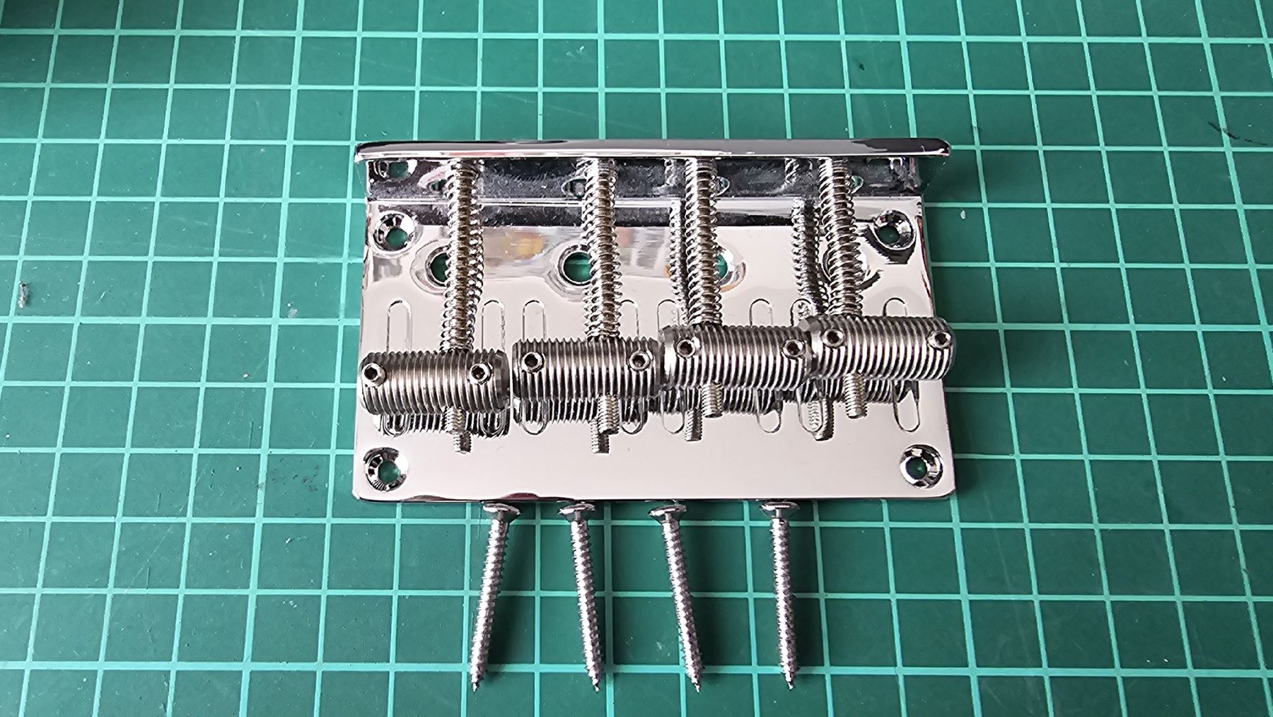 Strumenti musicali: Sire Marcus Miller V5 4ST Bass Hardware Set – Usato da Basel venduto da ritterbraendli01 5