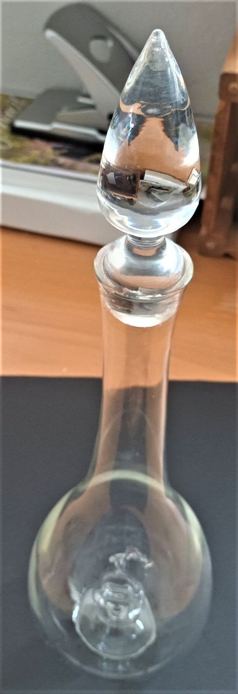 Caraffe: Glaskaraffe mit eingearbeiteter Birne, Glasstöpsel, mundgebl – Usato da Vaduz venduto da Bergtiger 3