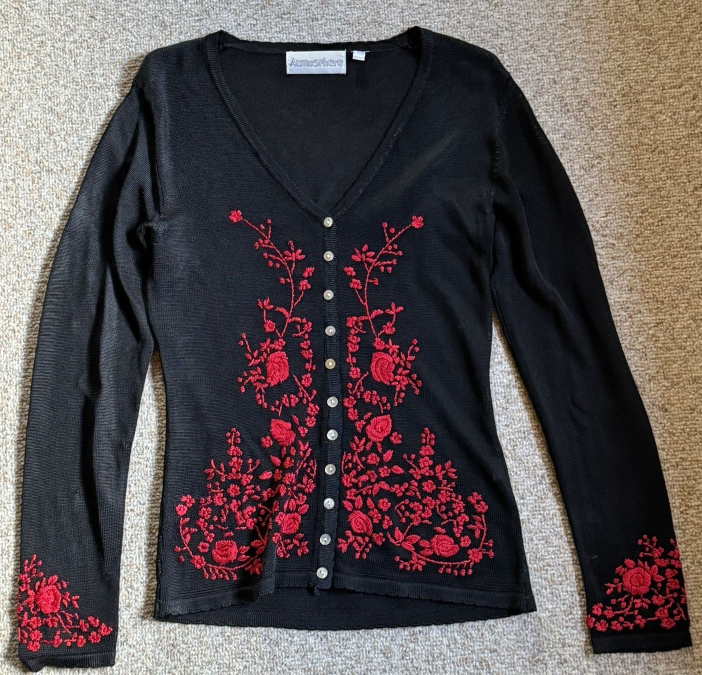 Giacche: ATMOSPHERE bestickte Jacke schwarz rot Grösse S – Usato da Unterseen venduto da Naga99
