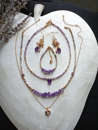 Fliederabend, 3Halsketten+Armband+Ohrringe (Amethyst/Achat)