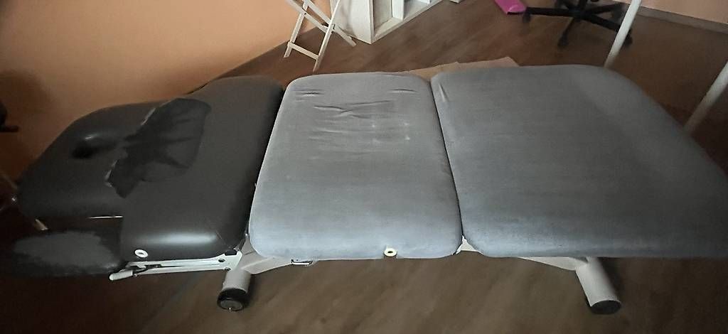 Massagegeräte: Table électrique de massage  – Gebraucht aus Moutier von Linou 1
