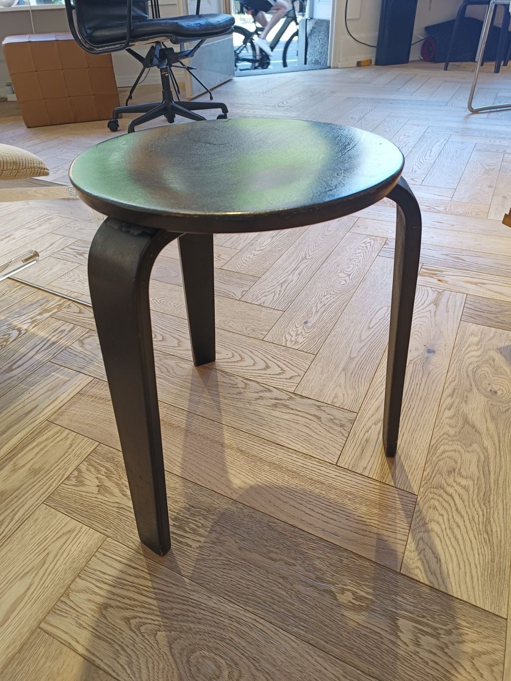 Horgen Glarus Tabourets: Horgen Glarus Bellmann Hocker vintage – D'occasion à Zürich par style-and-design.zh 1