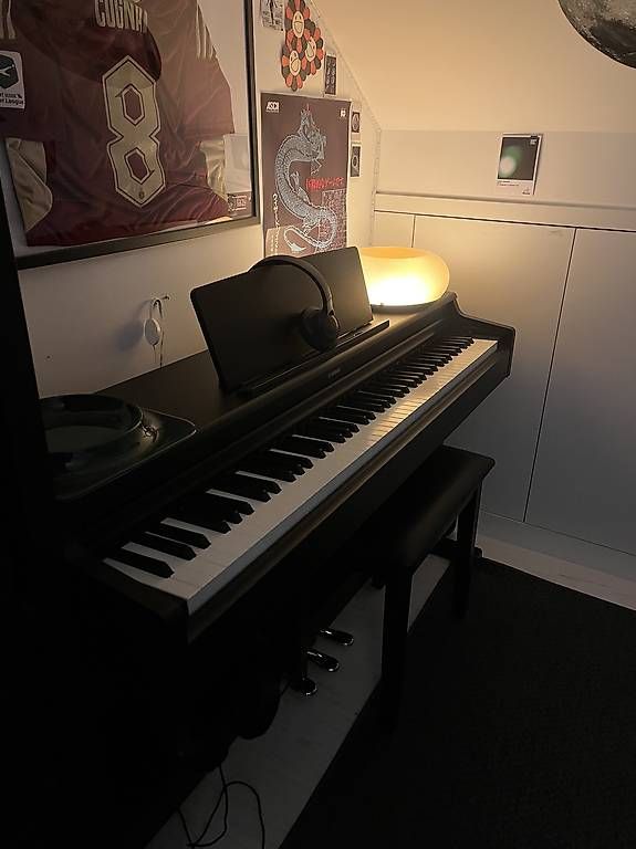Strumenti musicali: Piano électrique Yamaha + siège  – Usato da Onex venduto da Lucien_lngp 1