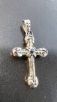 Kreuz Anhänger Silberoptik mit schwarzem Stein gebraucht