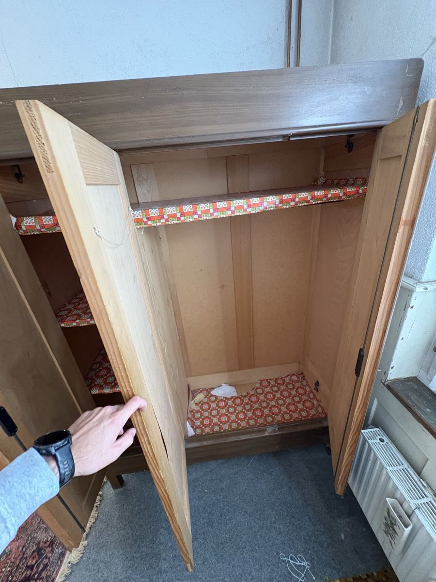 Schränke: Schrank – Gebraucht aus Bettlach von flo_26py 2