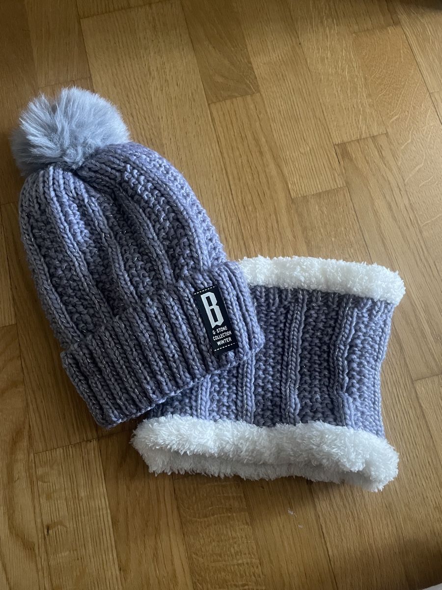 Copricapi, berretti & cappellini: Winter Set, Mütze und Schal  – Nuovo (secondo la descrizione) da Zürich venduto da estela22