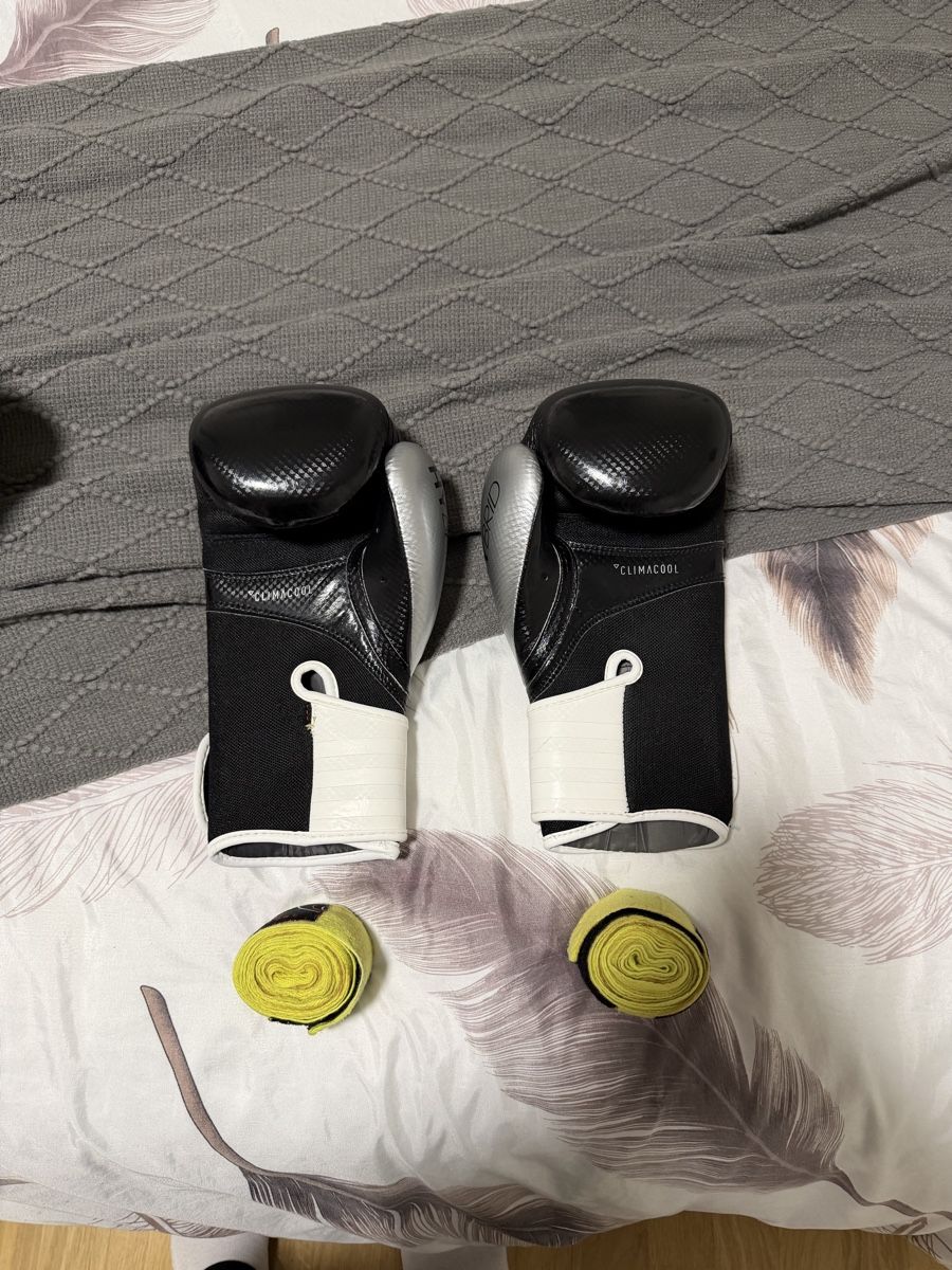 Adidas Altri accessori da uomo: Gants de boxe  – Nuovo (secondo la descrizione) da Biel/Bienne venduto da emi_g8vh 1
