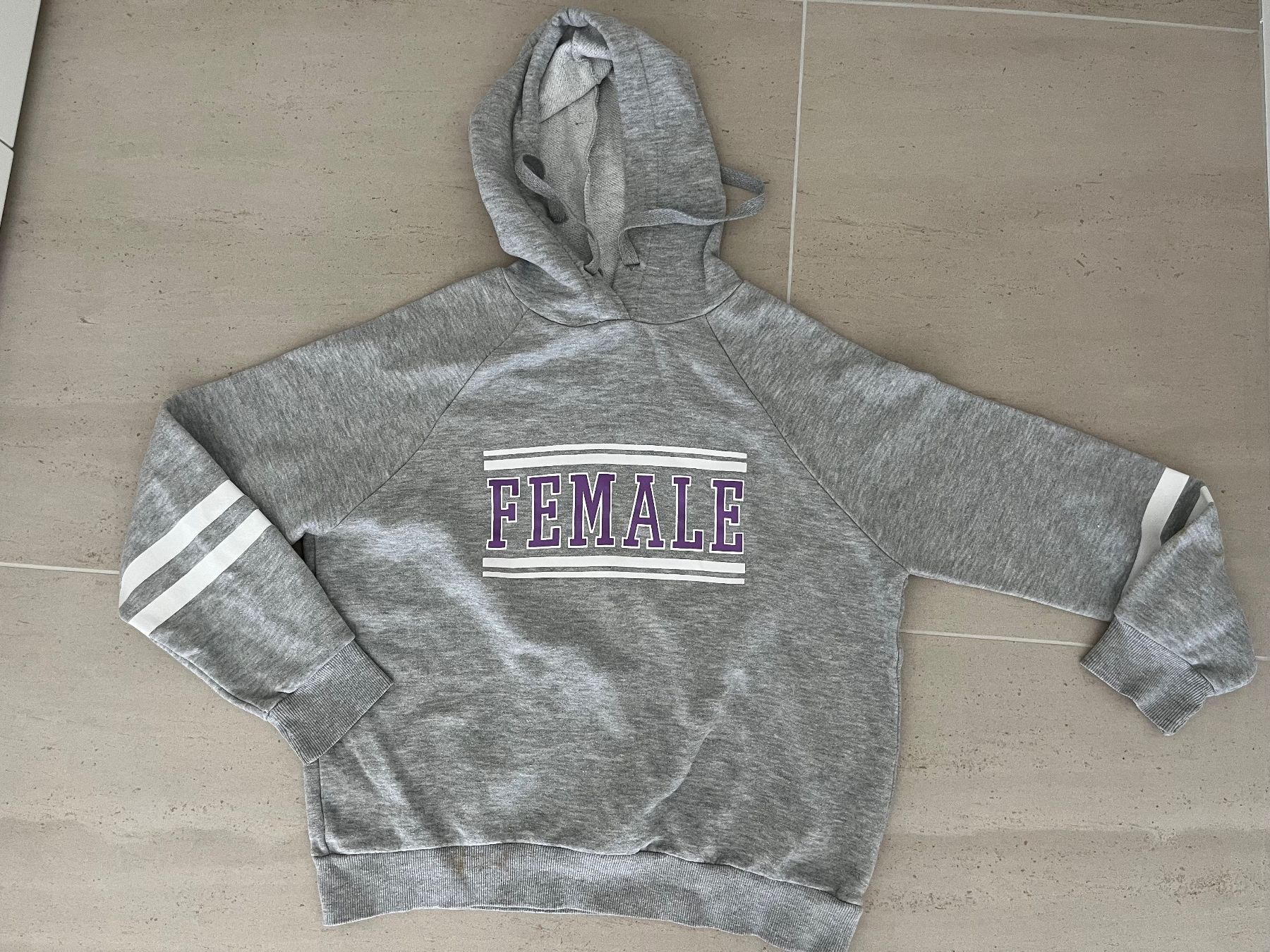 Maglioni & Felpe: Kapuzenpullover von Ginatricot Gr M – Usato da Luzern venduto da Sono2 2