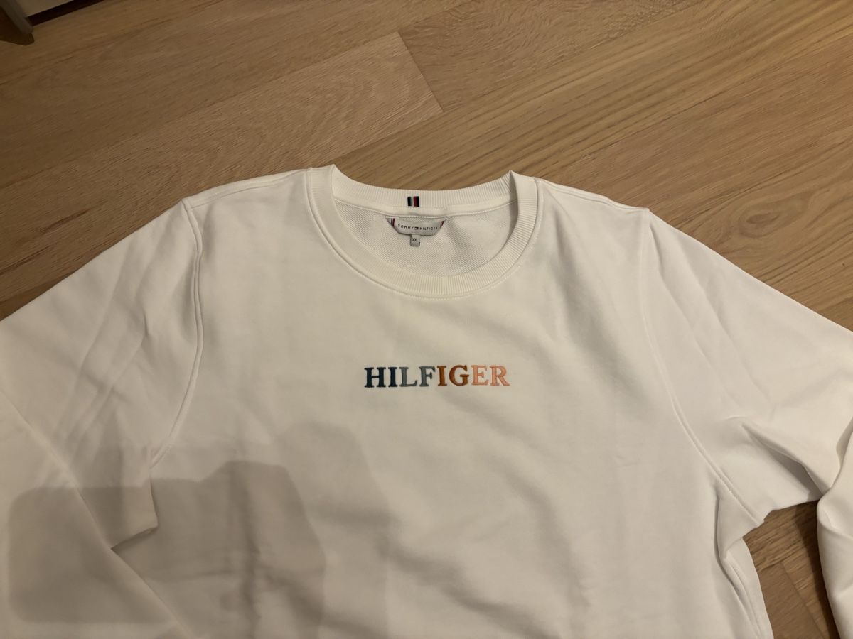Tommy Hilfiger Pulls & Sweat-shirts: Pullover Tommy Hilfiger XXL weiss – Neuf (Voir description) à Gwatt (Thun) par Bioethanol01 1