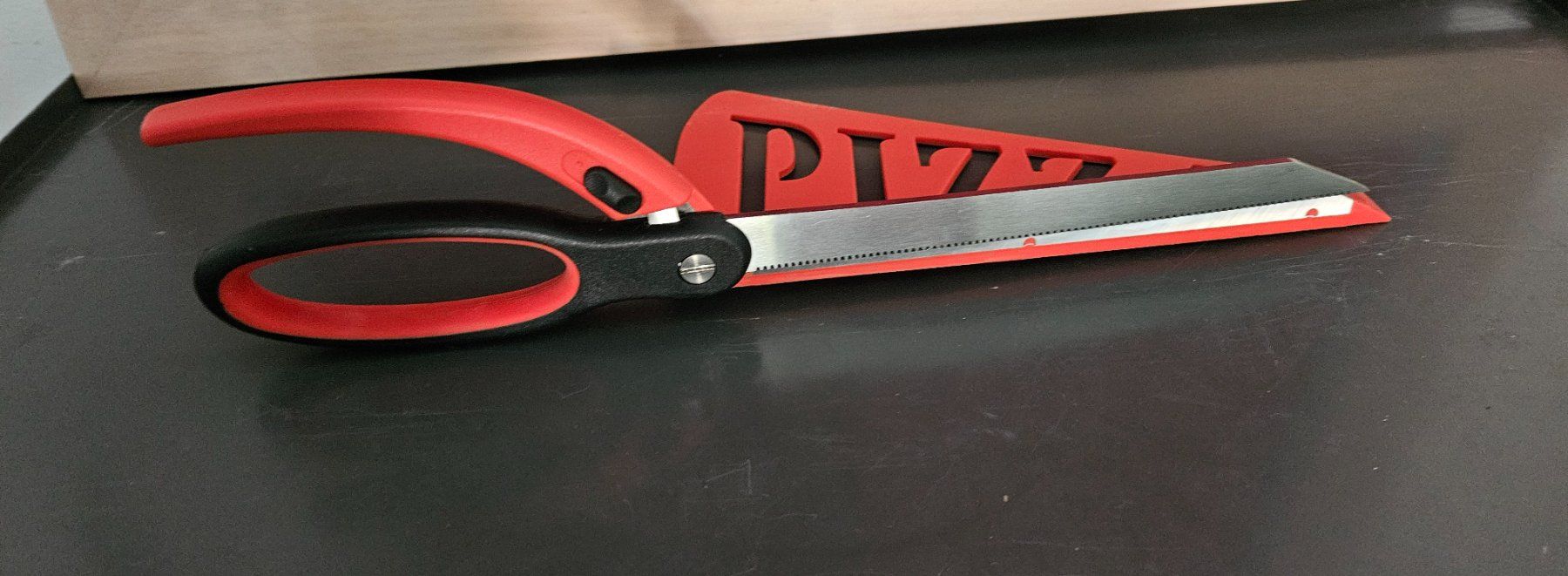 Elettrodomestici da cucina: Pizzaschere rot mit Klingenschutz neuwertig – Usato da Menziken venduto da sura76 3