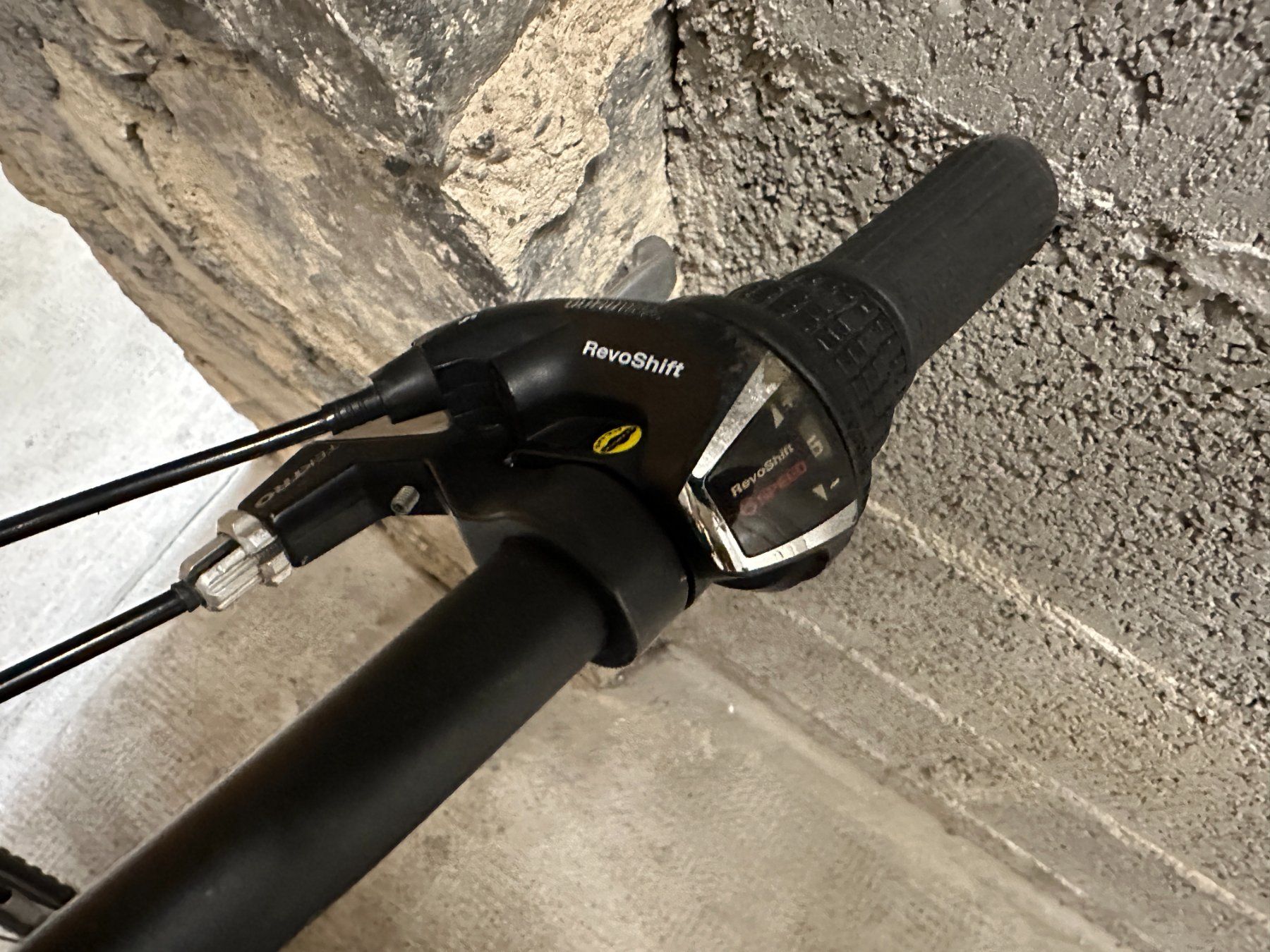 Specialized Biciclette: VTT vélo Specialized Hotrock 20 pouce – Usato da Lausanne venduto da brixton 1
