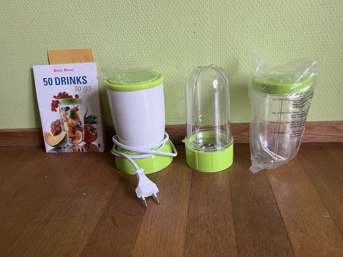 Betty Bossi Elettrodomestici da cucina: Betty Bossi smoothie/ drinks mixer. – Nuovo (secondo la descrizione) da Zürich venduto da ajl_x6tg 2