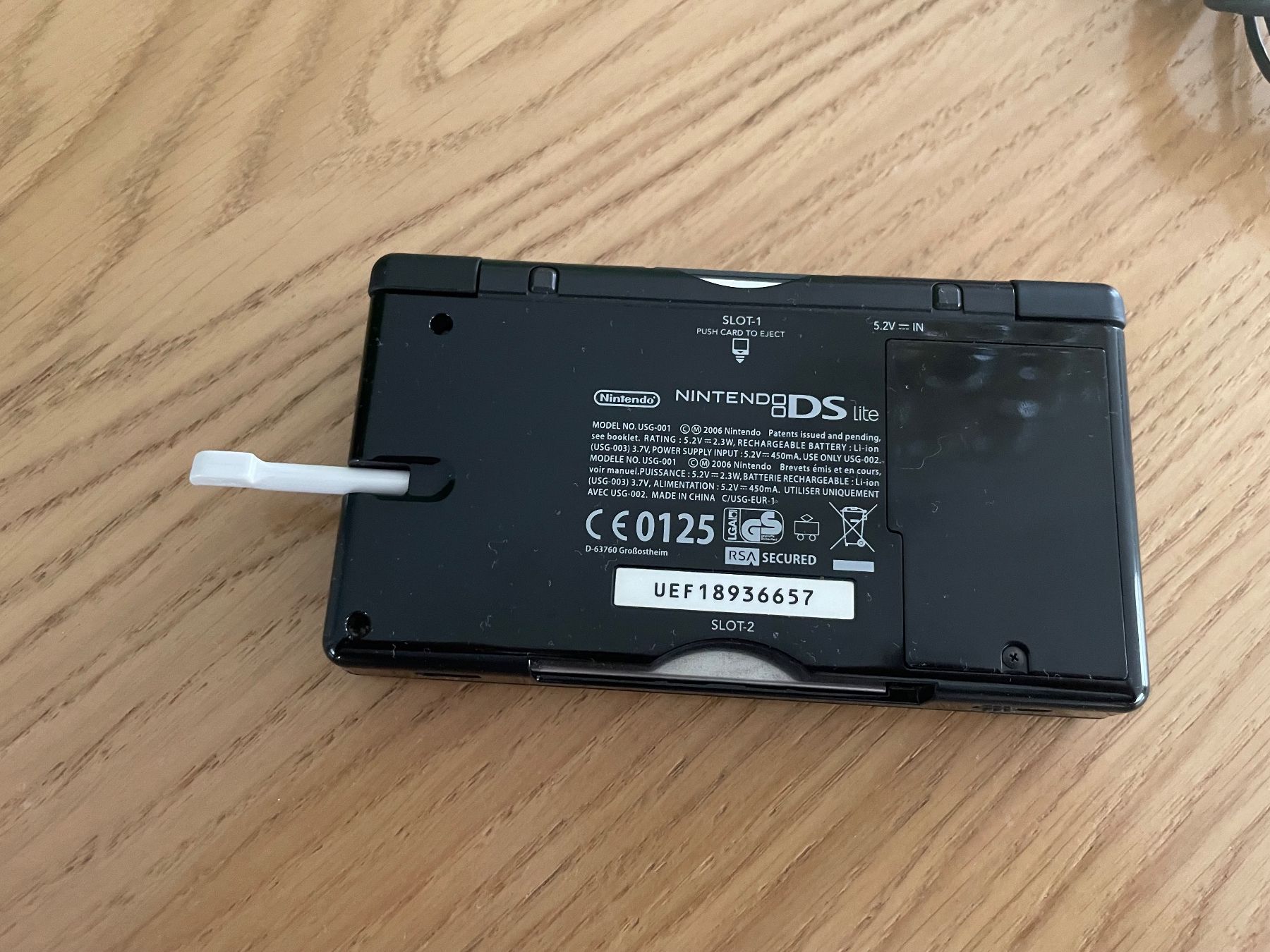Nintendo Konsolen: Nintendo DS Schwarz – Gebraucht aus Dällikon von buyandbehappy 2