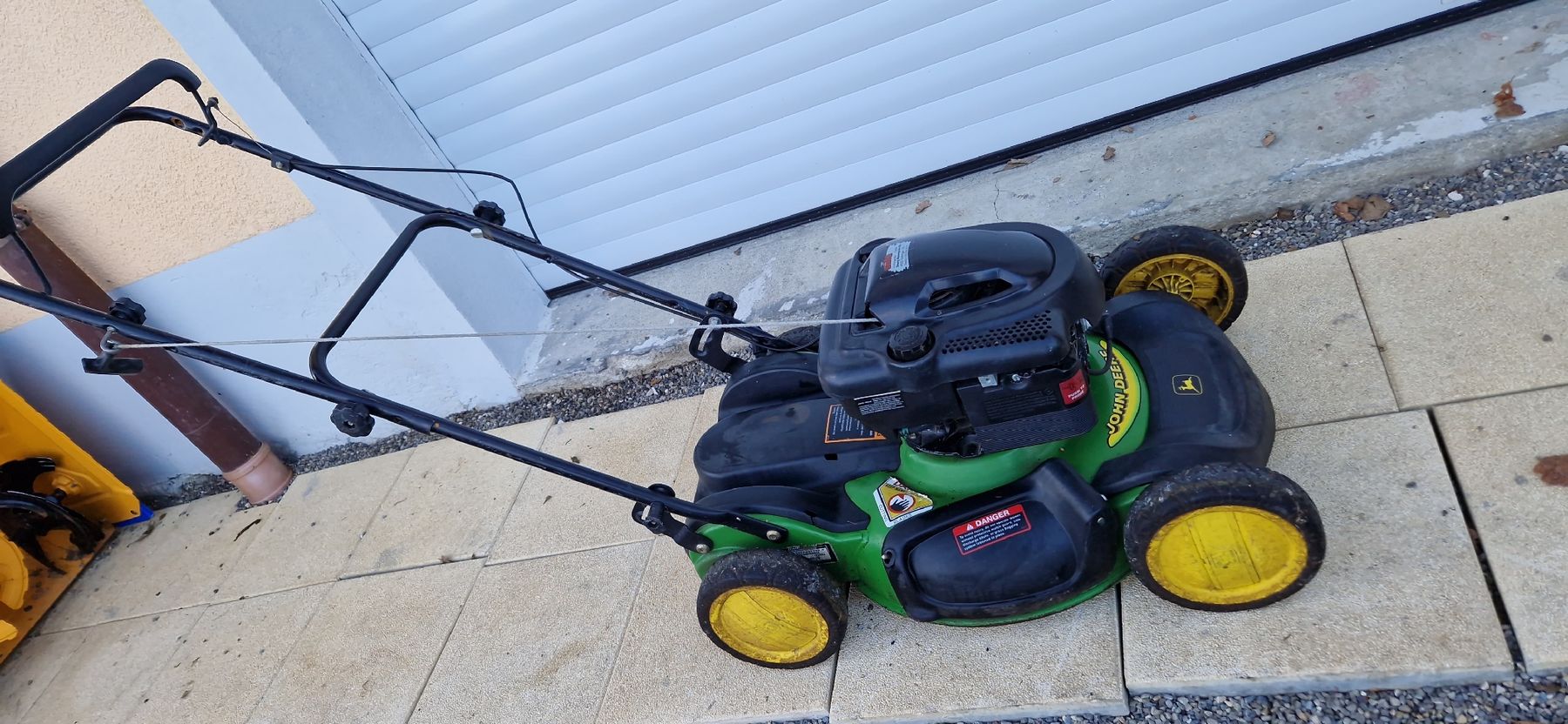 John Deere Tagliaerba: Tondeuse à gazon pro John Deere – Usato da St. Ursen venduto da cpi23