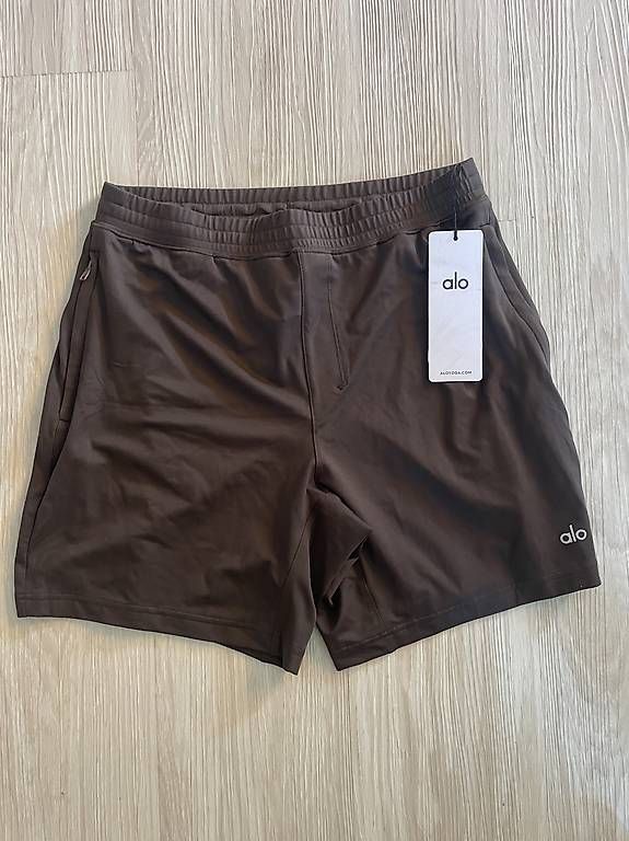 Pantalons: Alo Yoga 7 Conquer React Performance Shorts  Size M  – D'occasion à Ponte Tresa par coc_nnf5