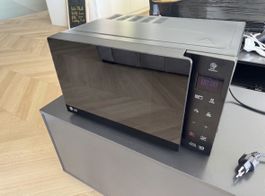 LG Mikrowelle mit Grill, Schwarz (25 L, 1000W) MH6535GIB