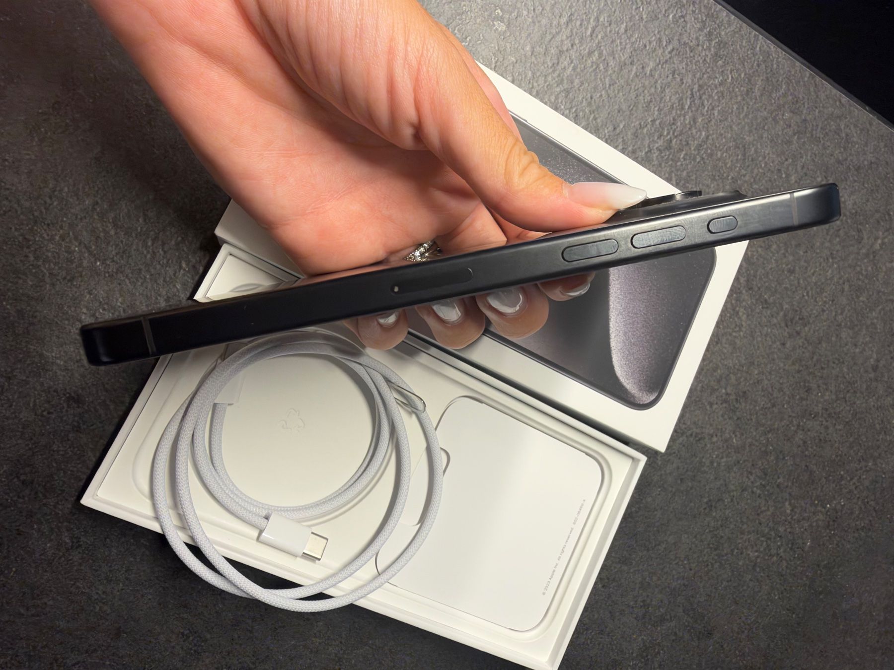 Apple Telefoni cellulari / Smartphones: Apple iPhone 15 Pro Max (gebraucht) – Usato da Riehen venduto da dubravkaV 4