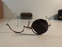 Schiessbrielle von Jäggi mit Etui -  Vintage. (nov468)