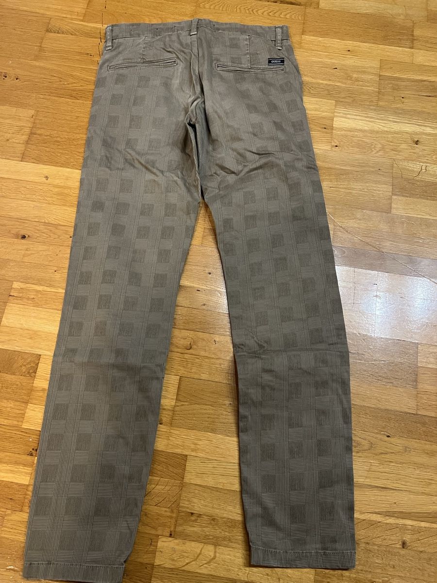 Guess Pantaloni: Hosen Gröss 28 – Usato da Herisau venduto da YOLO76 1