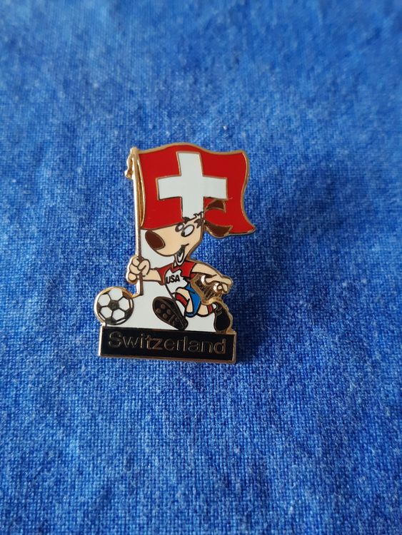 Football - Beau pin's en EGF , Coupe du Monde de Football , World Cup USA 94 , signé CBH Paris