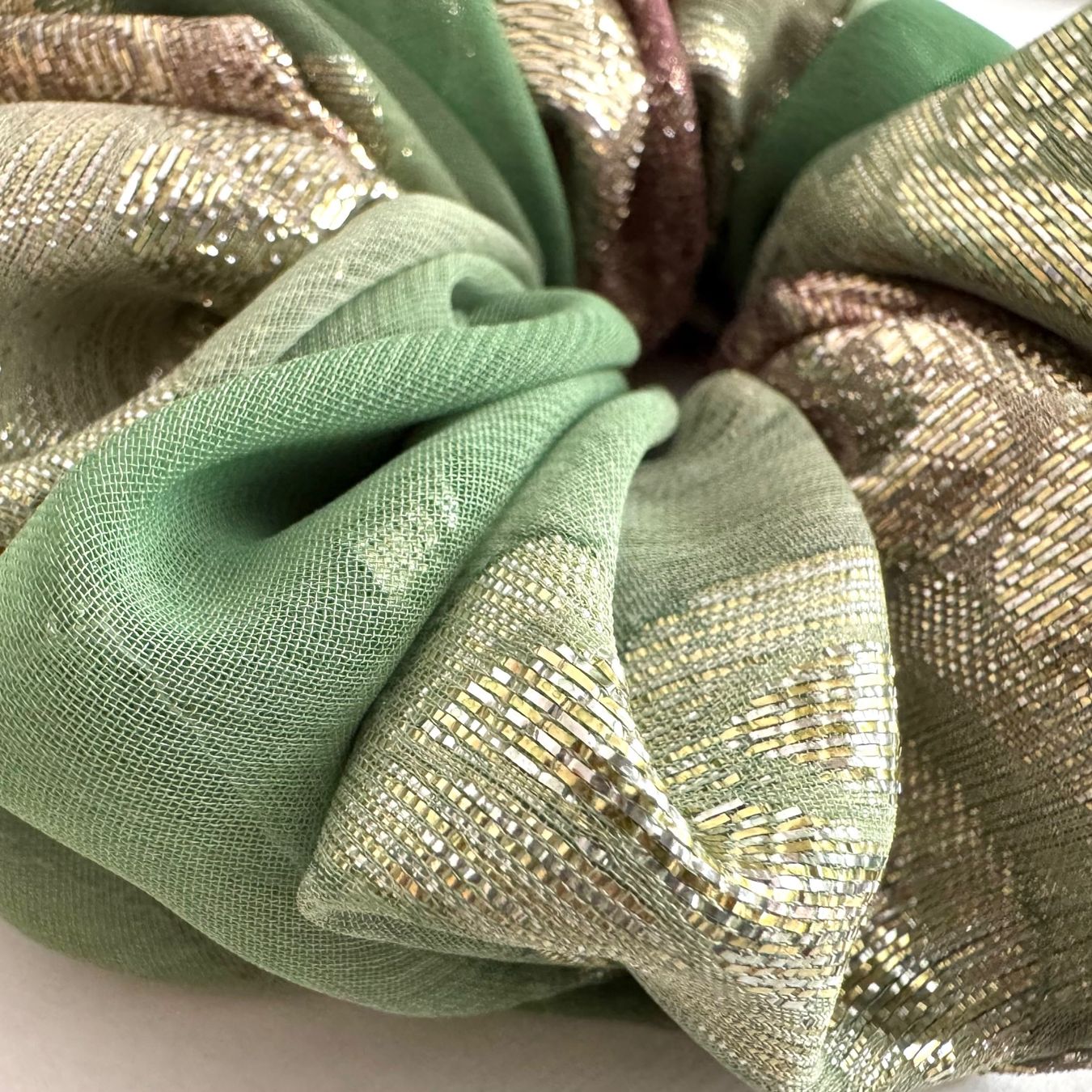 Accessori per capelli: Luxus Scrunchie Chiffon - Handgemachte - Unikat - Neu! – Nuovo e nell'imballaggio originale da Vals venduto da ABA-Atelier 4